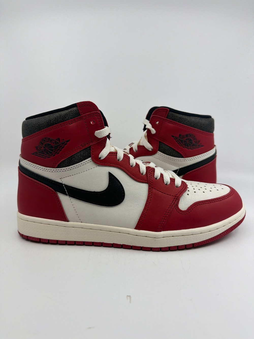 *USED* AJ 1 - CHICAGO LOST AND FOUND