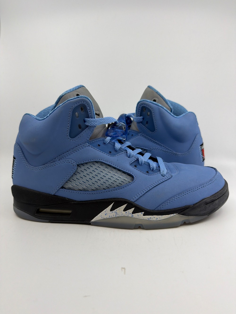 *USED* AJ 5 - UNC UNIVERSITY BLUE