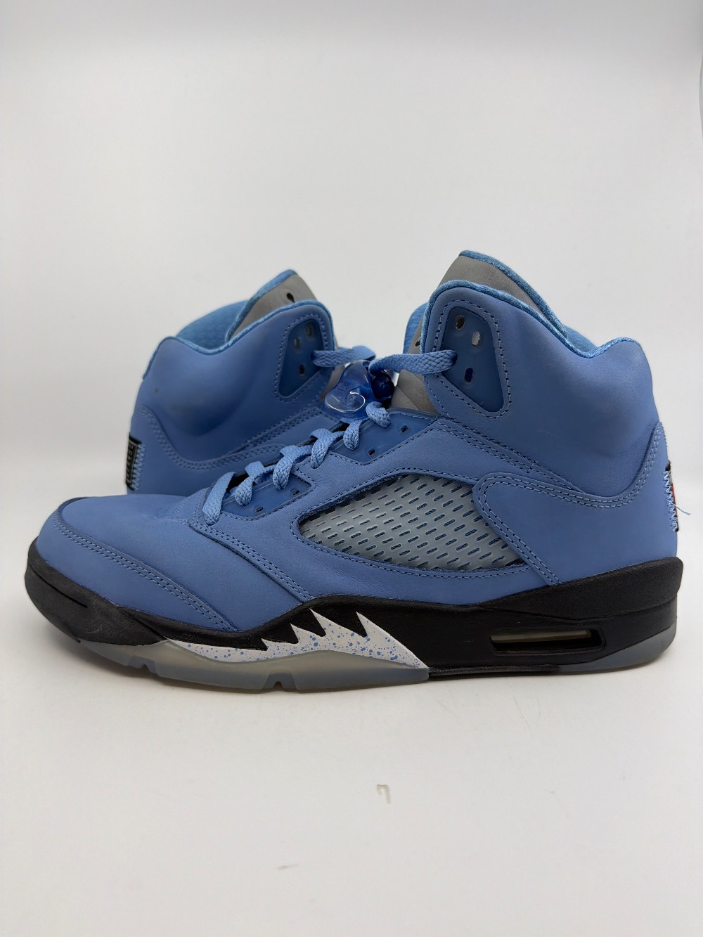 *USED* AJ 5 - UNC UNIVERSITY BLUE