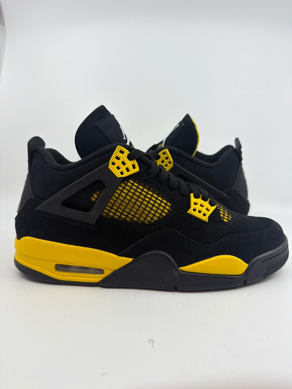 *USED* AJ 4 - THUNDER (2023)