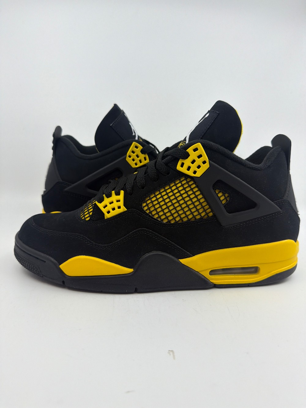 *USED* AJ 4 - THUNDER (2023)