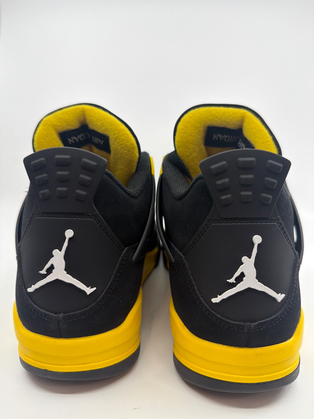 *USED* AJ 4 - THUNDER (2023)