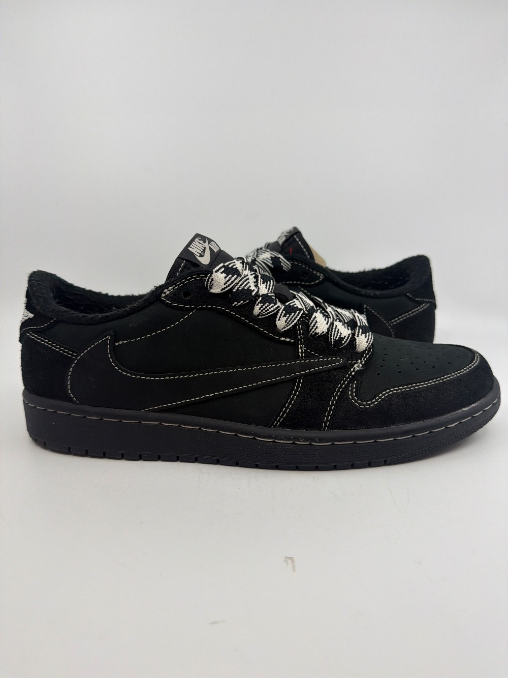 *USED* AJ 1 LOW X TRAVIS SCOTT - BLACK PHANTOM