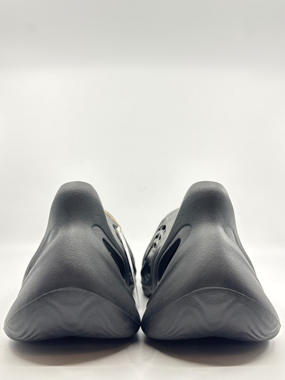 YEEZY FOAM RUNNER - ONYX