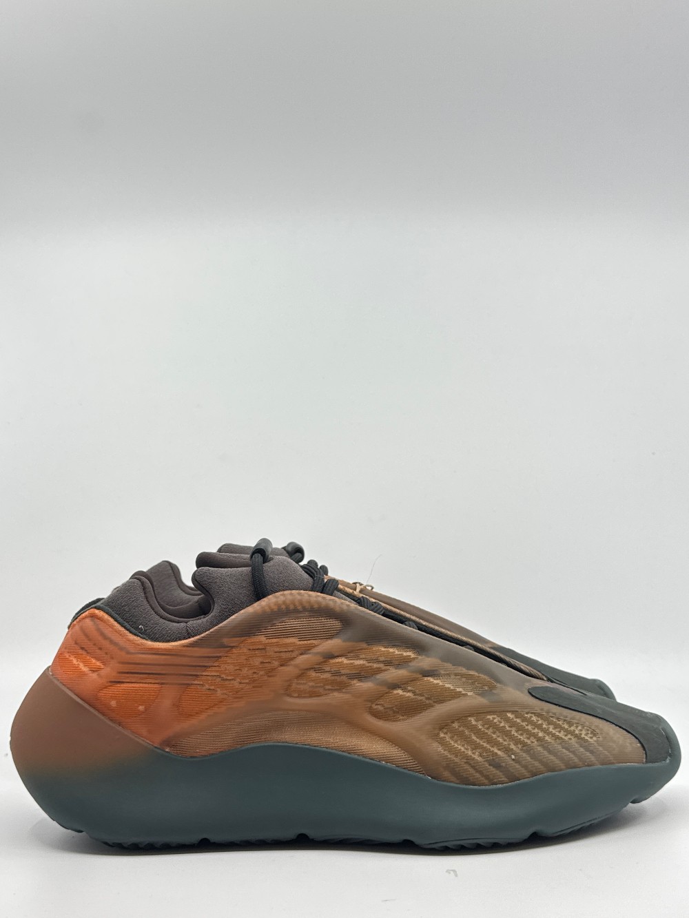 YEEZY 700 V3 - COPPER FADE