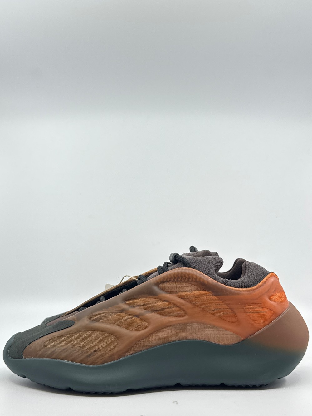 YEEZY 700 V3 - COPPER FADE