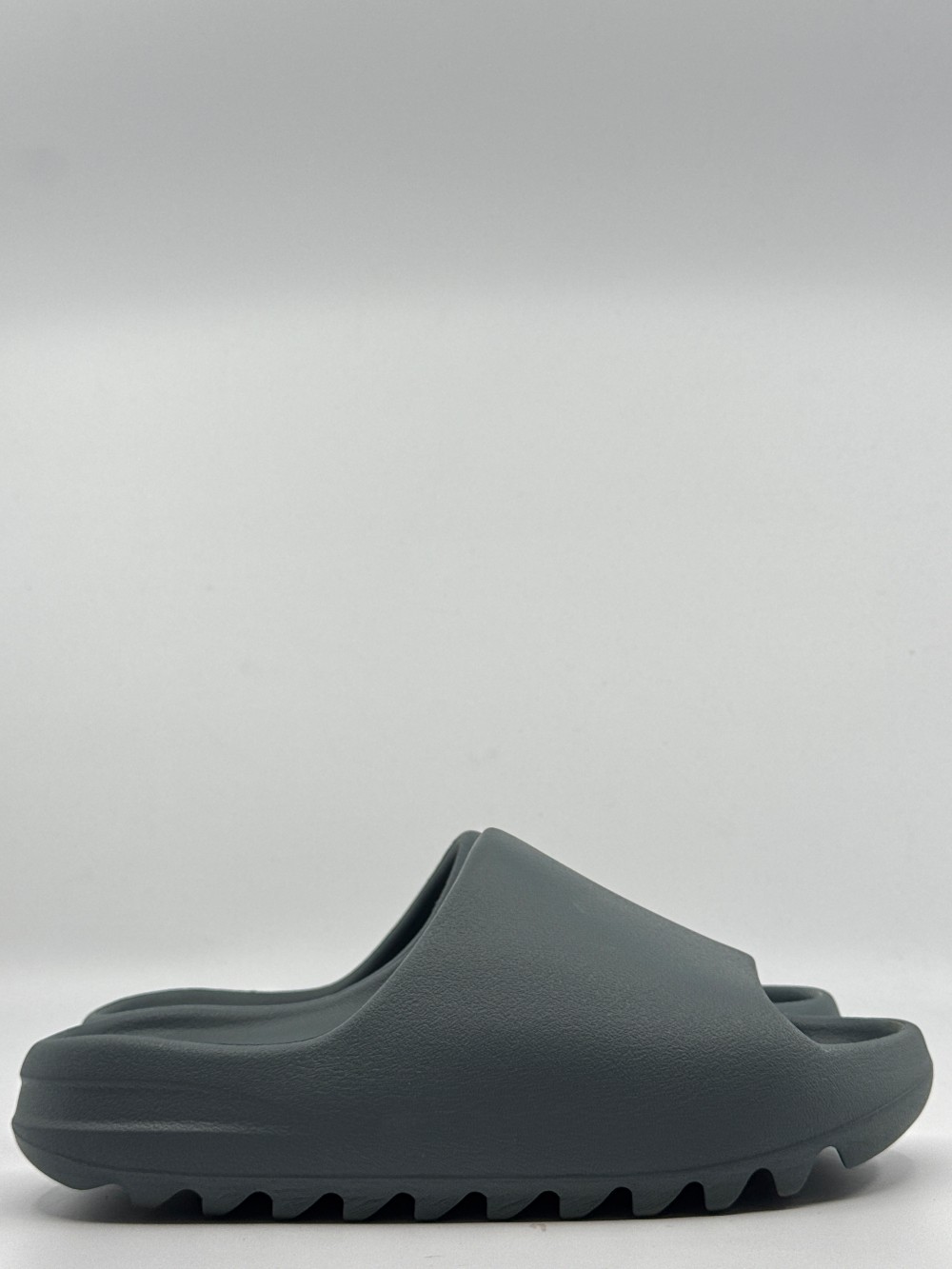 *USED* YEEZY SLIDE - SLATE MARINE