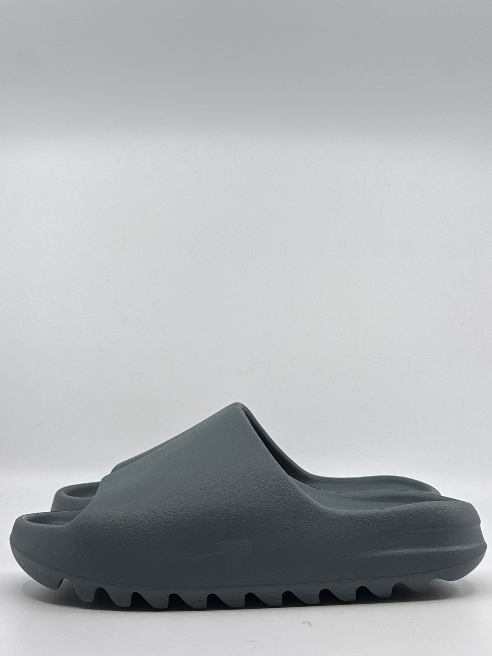*USED* YEEZY SLIDE - SLATE MARINE