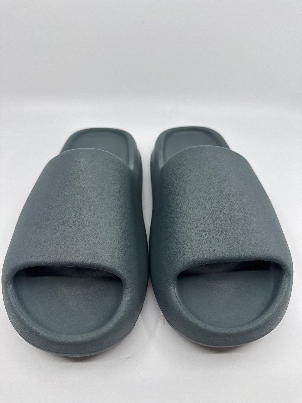 *USED* YEEZY SLIDE - SLATE MARINE