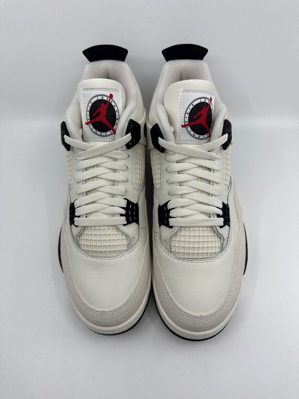 AJ 4 - FLIGHT CLUB