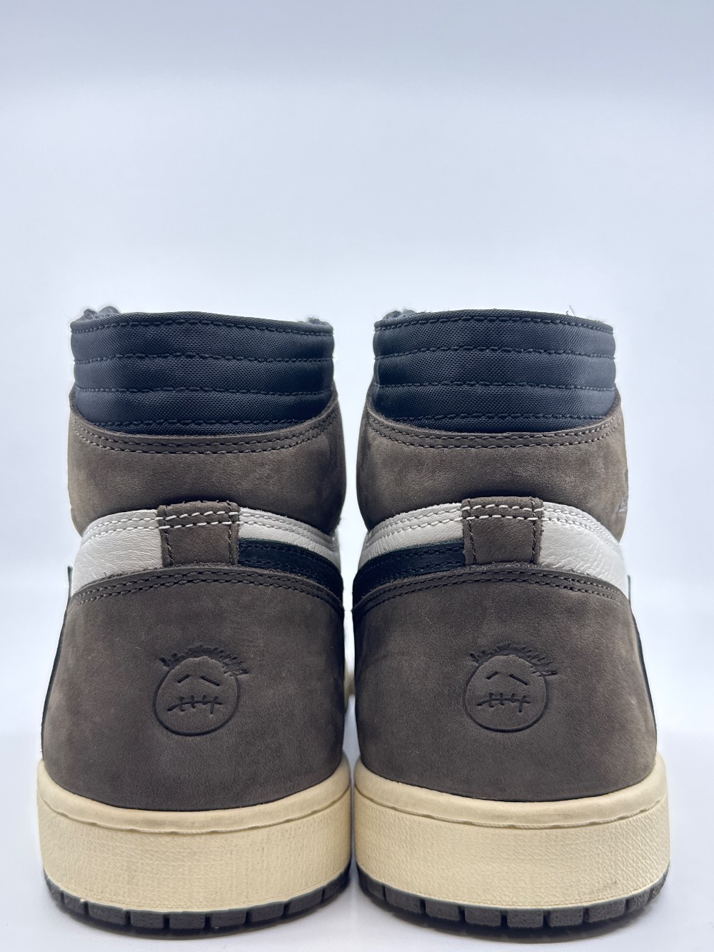 *VNDS* AJ 1 HIGH X TRAVIS SCOTT - MOCHA