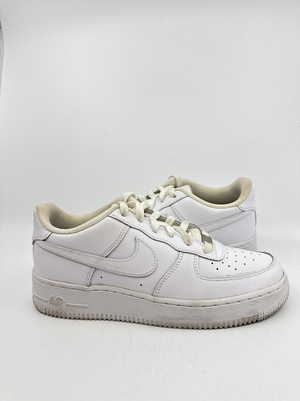 *USED* NIKE AIR FORCE 1 LOW (GS) - WHITE