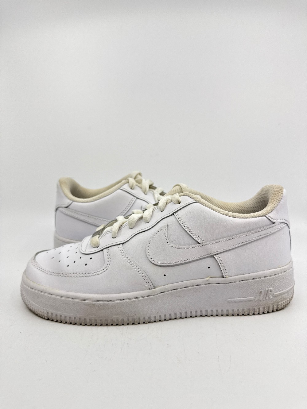 *USED* NIKE AIR FORCE 1 LOW (GS) - WHITE