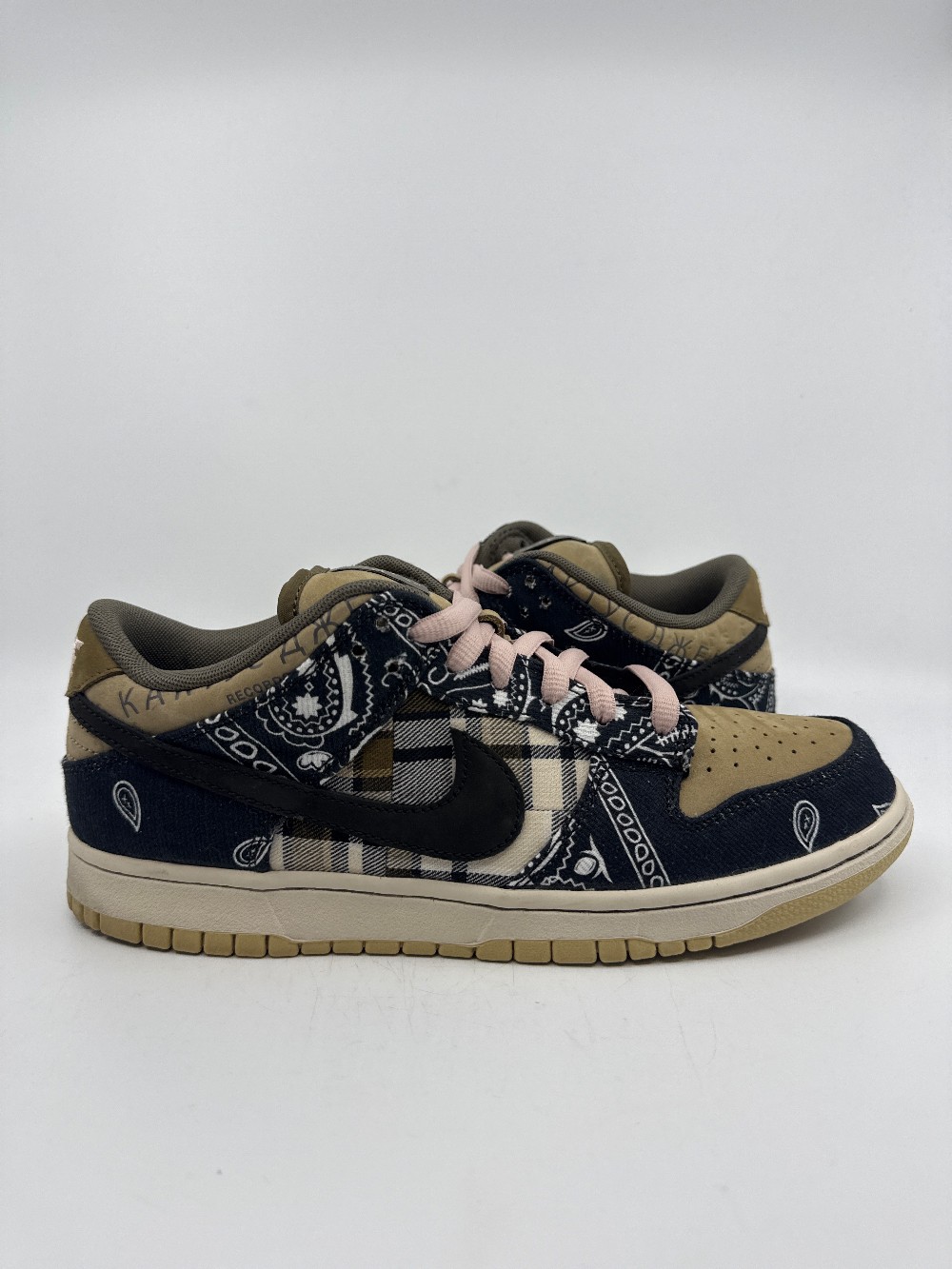 *USED* NIKE SB DUNK LOW - TRAVIS SCOTT