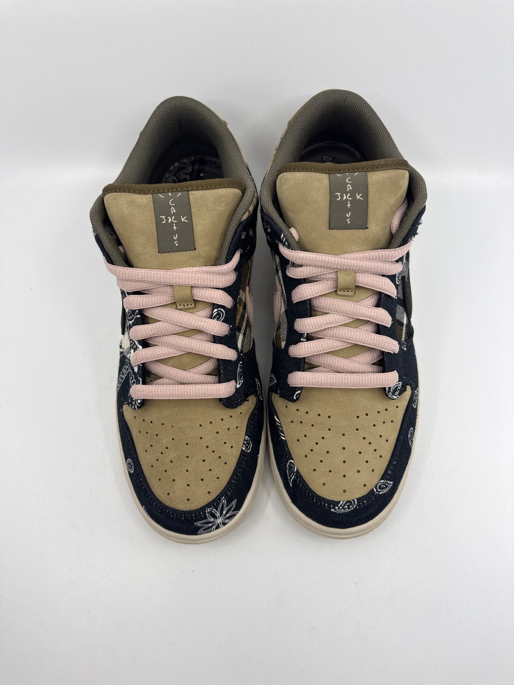 *USED* NIKE SB DUNK LOW - TRAVIS SCOTT
