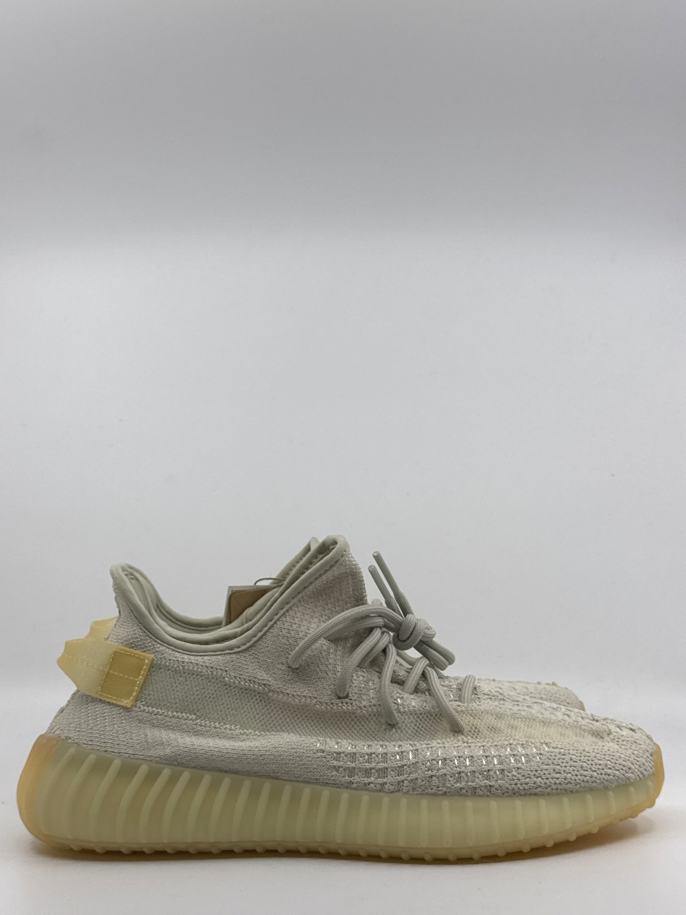 *NO BOX* YEEZY 350 BOOST V2 - LIGHT