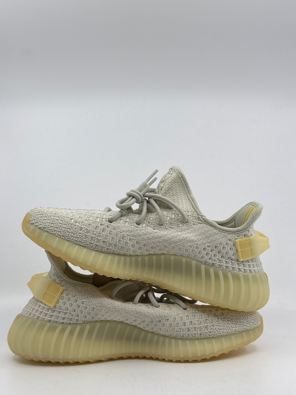 *NO BOX* YEEZY 350 BOOST V2 - LIGHT