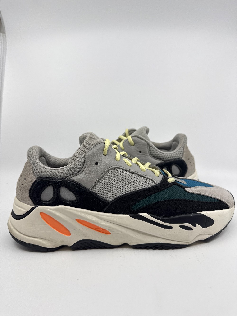 *USED* YEEZY 700 - WAVE RUNNER