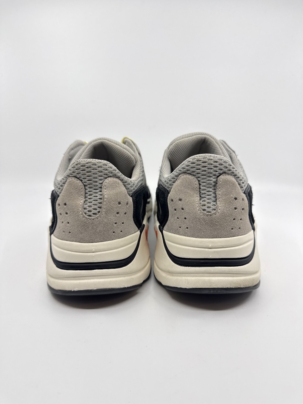 *USED* YEEZY 700 - WAVE RUNNER
