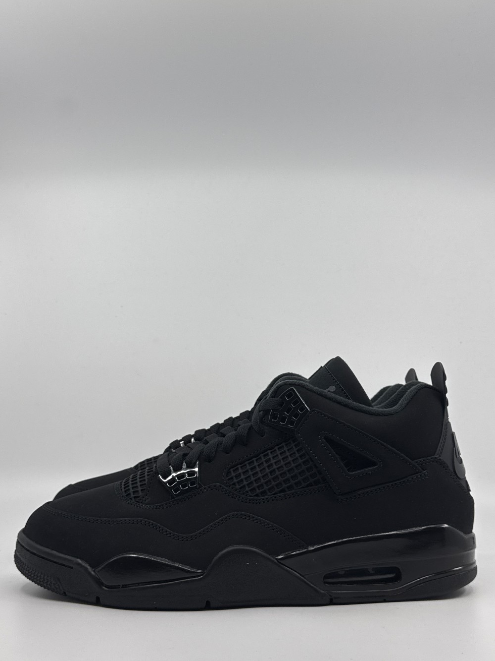 AJ 4 - BLACK CAT (2025)