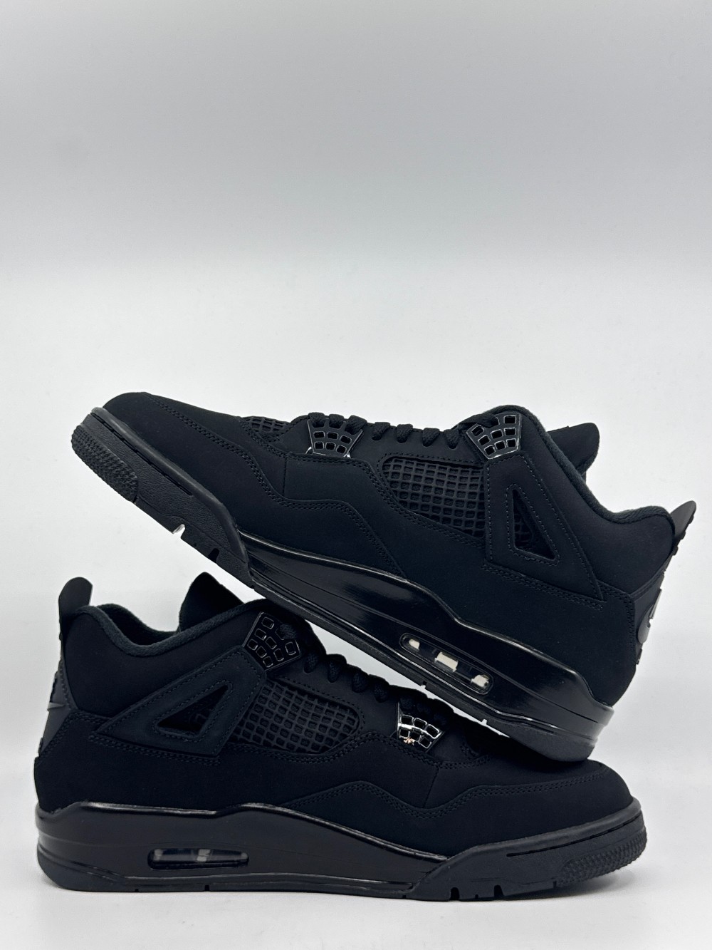 AJ 4 - BLACK CAT (2025)