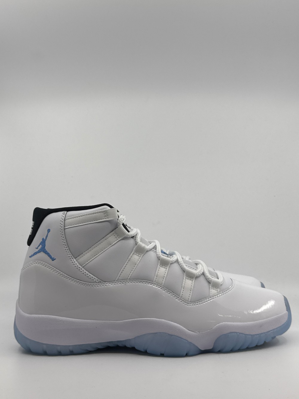 AJ 11 - LEGEND BLUE (2024)