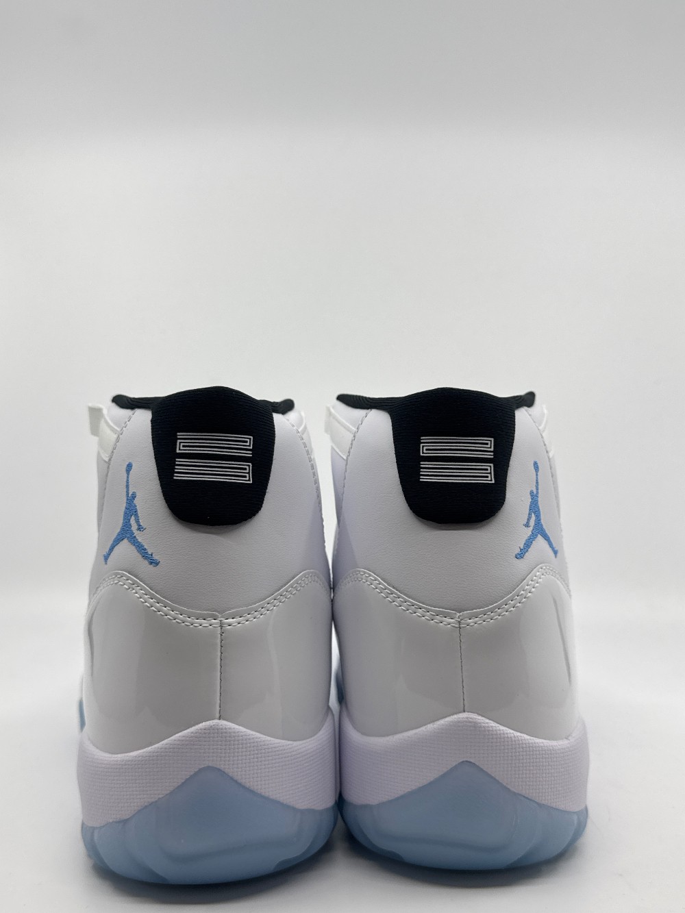 AJ 11 - LEGEND BLUE (2024)