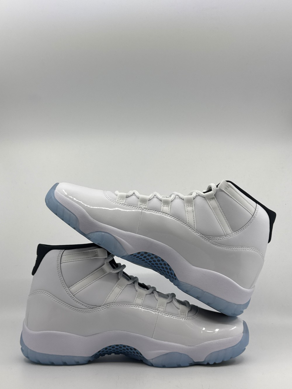 AJ 11 - LEGEND BLUE (2024)