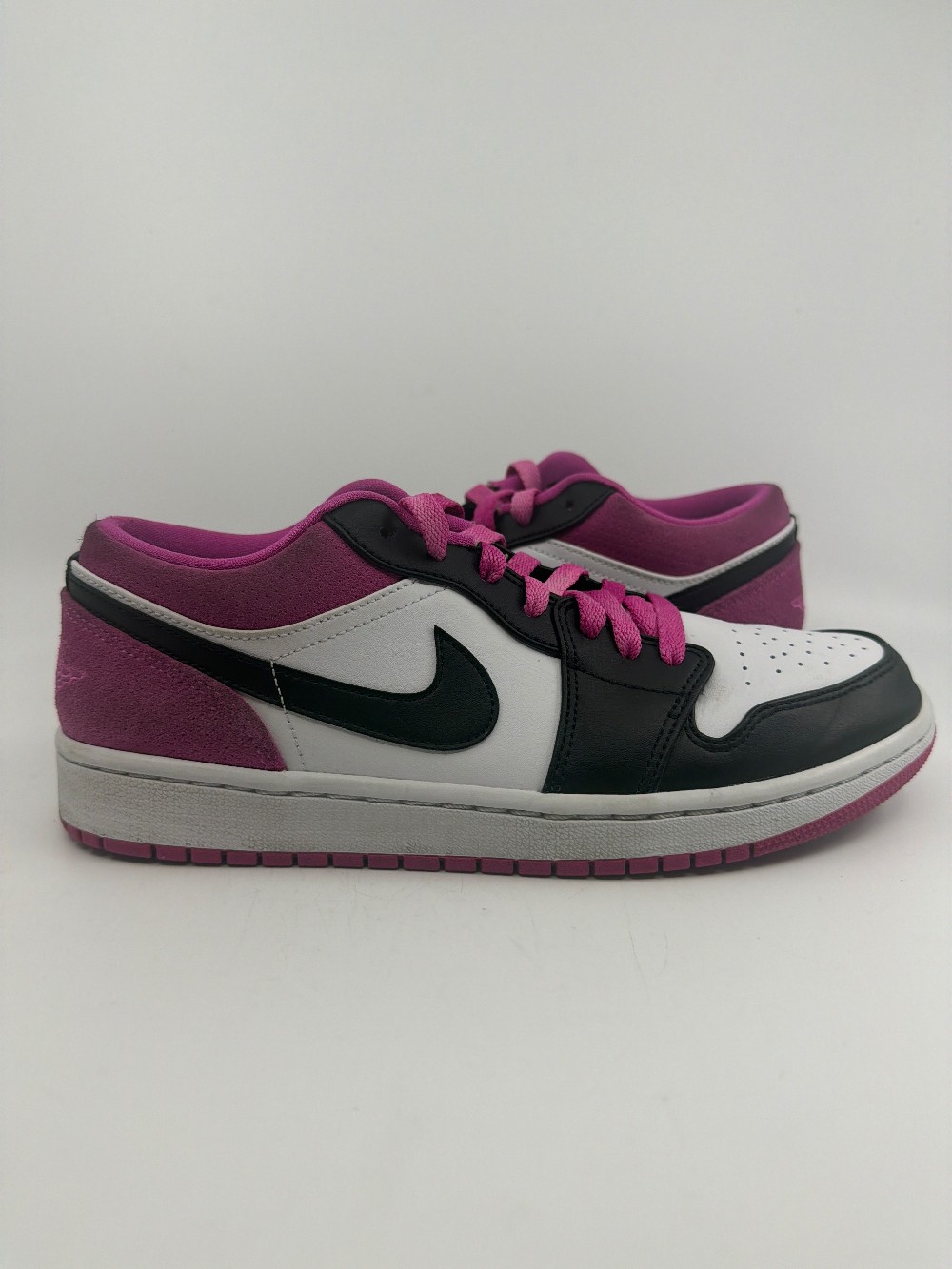 *USED* AJ 1 LOW - BLACK ACTIVE FUCHSIA
