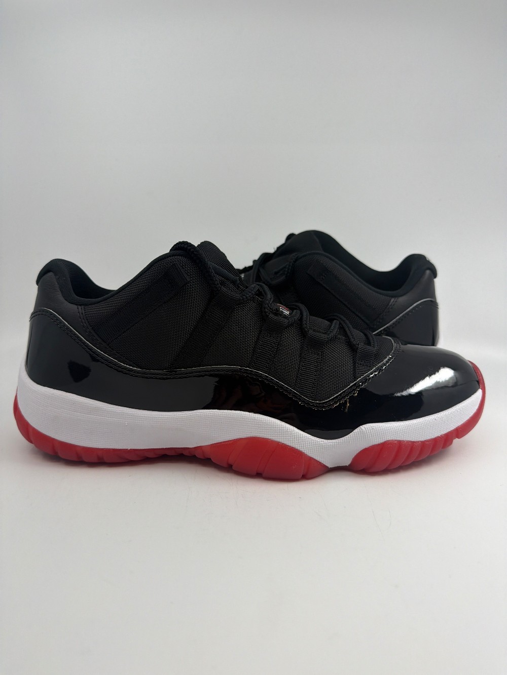 *VNDS/NO BOX* AJ 11 LOW - BRED (2025)