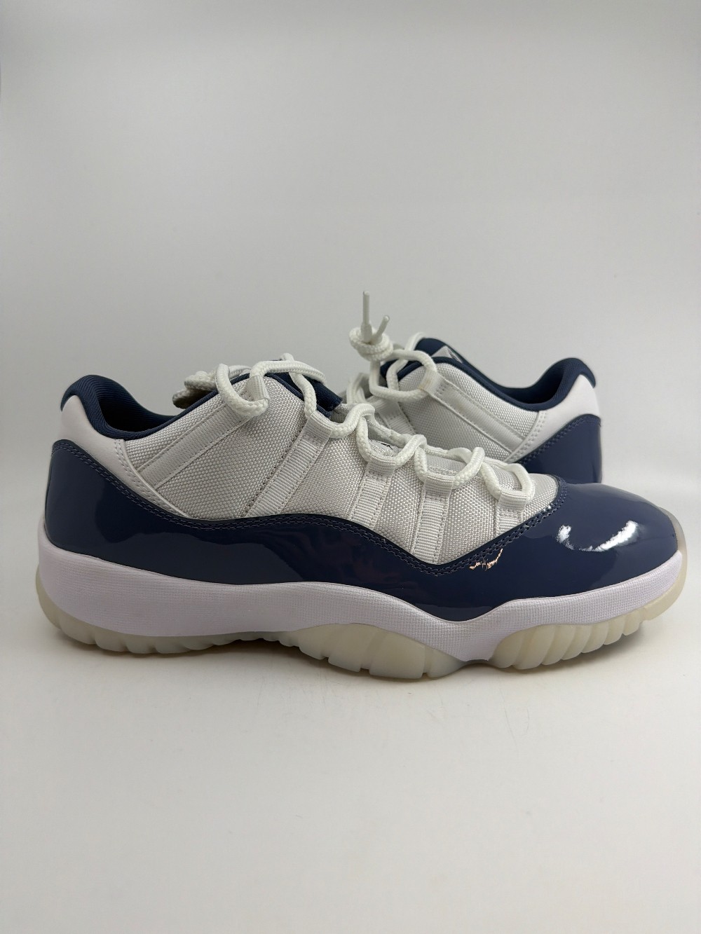 *VNDS/NO BOX* AJ 11 LOW - DIFFUSED BLUE