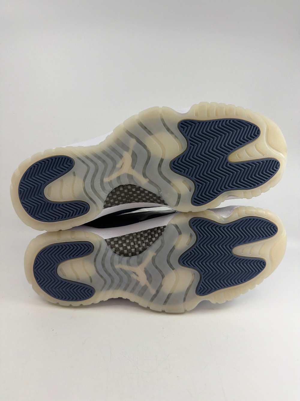 *VNDS/NO BOX* AJ 11 LOW - DIFFUSED BLUE