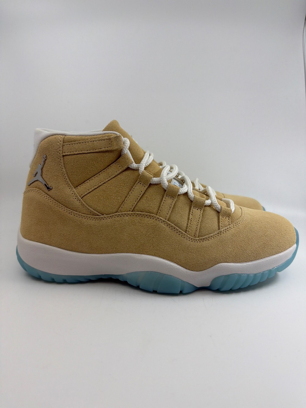 *NO BOX* AJ 11 - H TOWN
