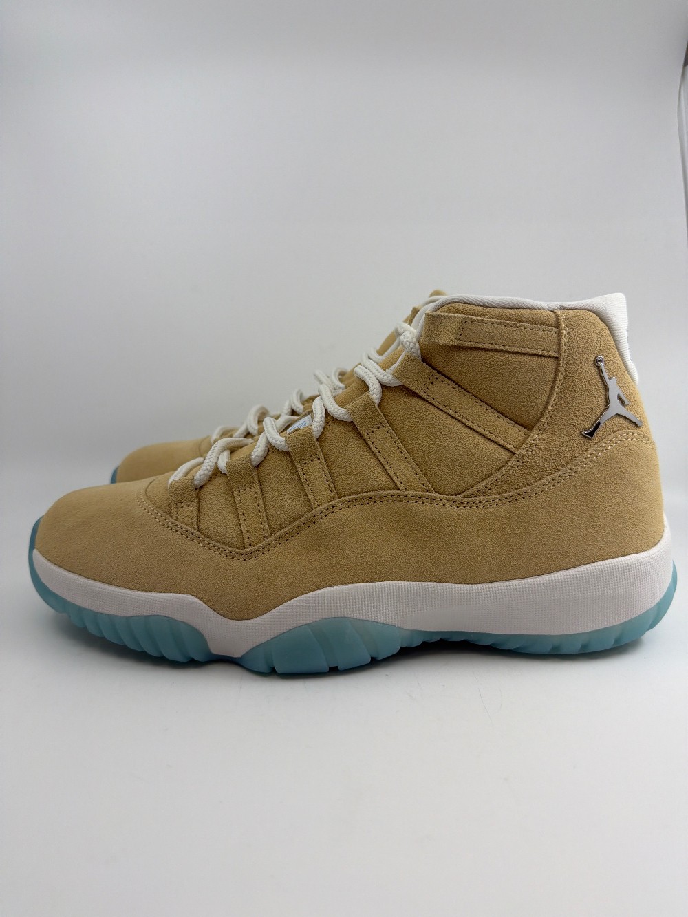 *NO BOX* AJ 11 - H TOWN