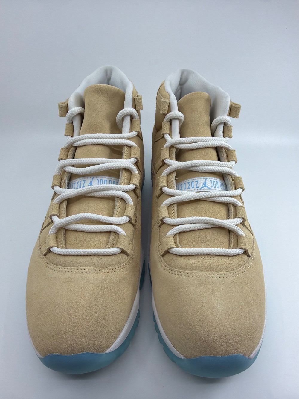 *NO BOX* AJ 11 - H TOWN