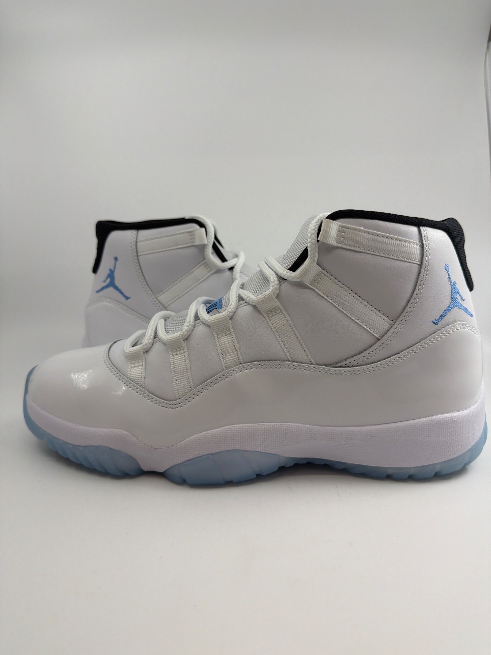 *VNDS* AJ 11 - LEGEND BLUE (2024)
