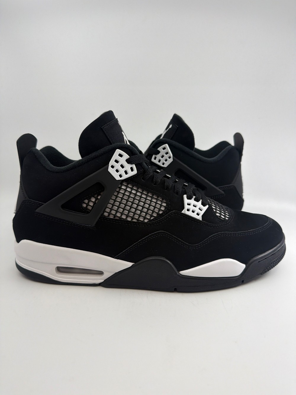 *VNDS* AJ 4 - WHITE THUNDER