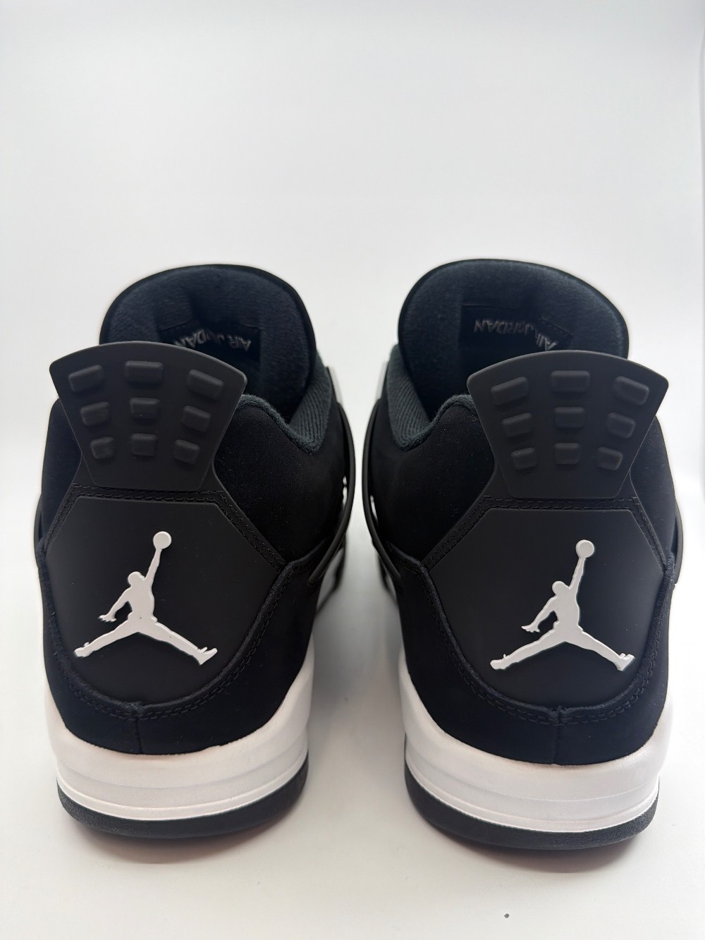 *VNDS* AJ 4 - WHITE THUNDER