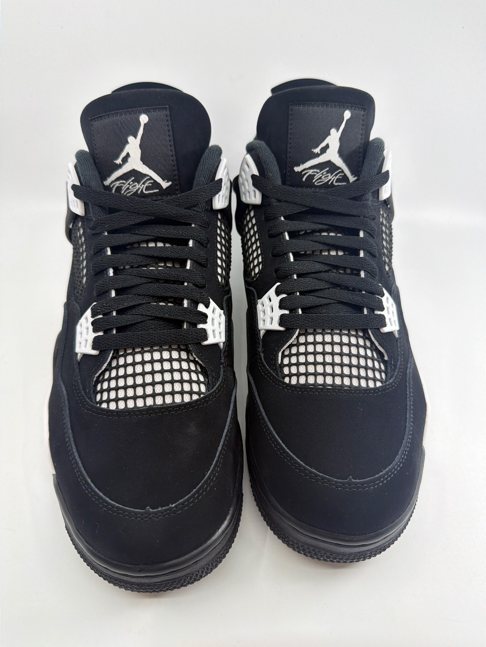 *VNDS* AJ 4 - WHITE THUNDER