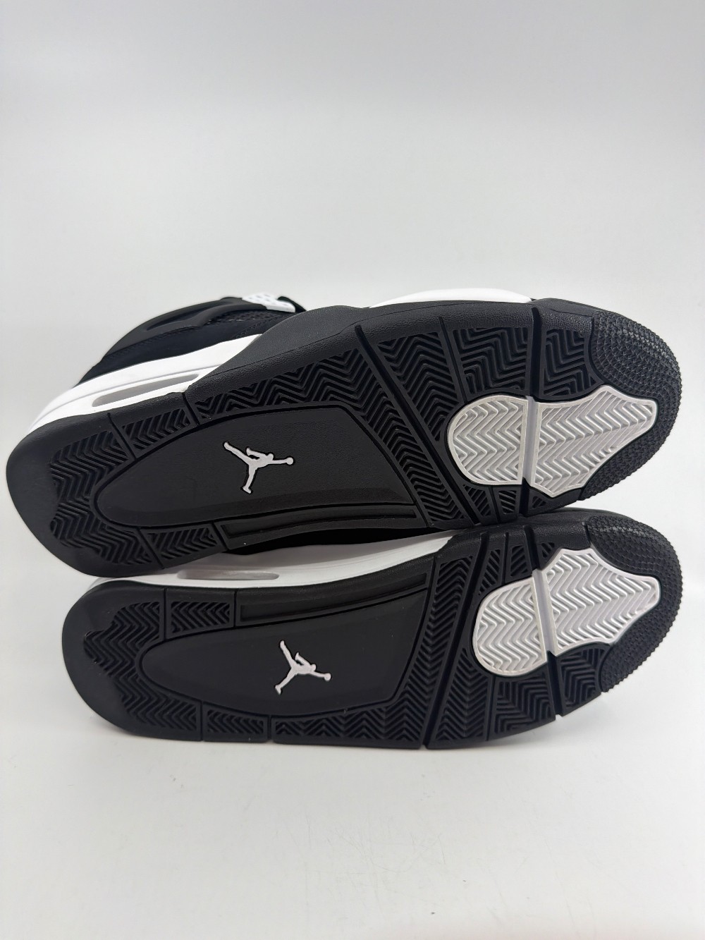 *VNDS* AJ 4 - WHITE THUNDER