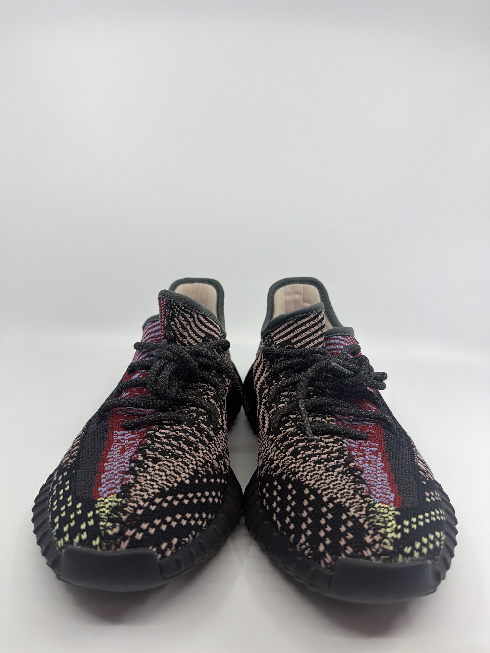 *USED* YEEZY 350 V2 - YECHEIL (NON-REFLECTIVE)