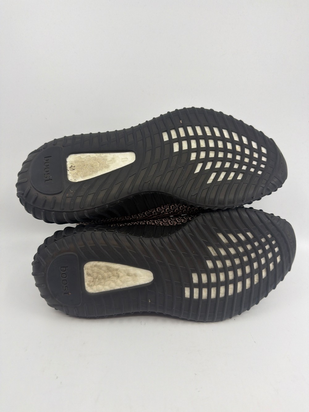 *USED* YEEZY 350 V2 - YECHEIL (NON-REFLECTIVE)