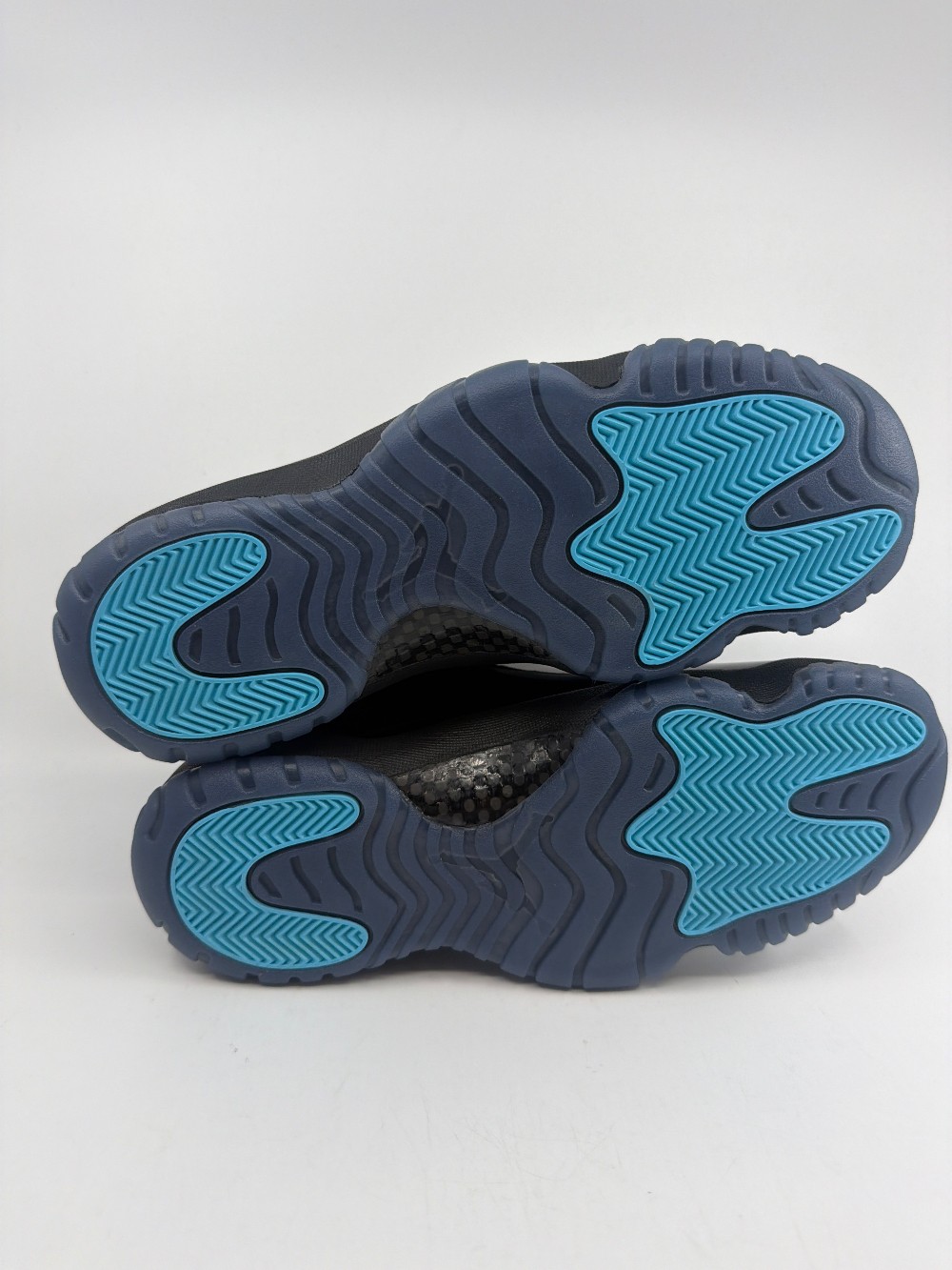 AJ 11 - GAMMA BLUE (2025)