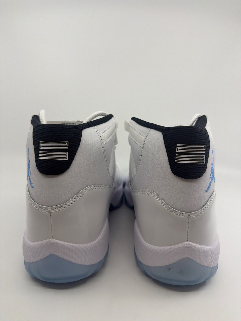 AJ 11 - LEGEND BLUE (2024)