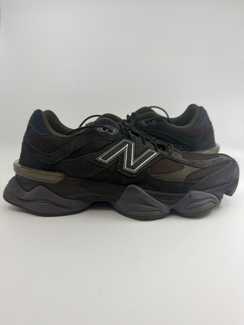 *USED* NEW BALANCE 9060 - BLACKTOP DARK MOSS