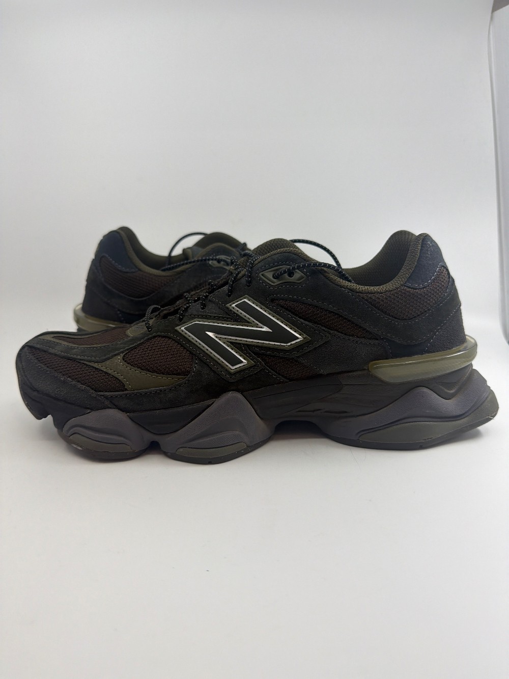 *USED* NEW BALANCE 9060 - BLACKTOP DARK MOSS