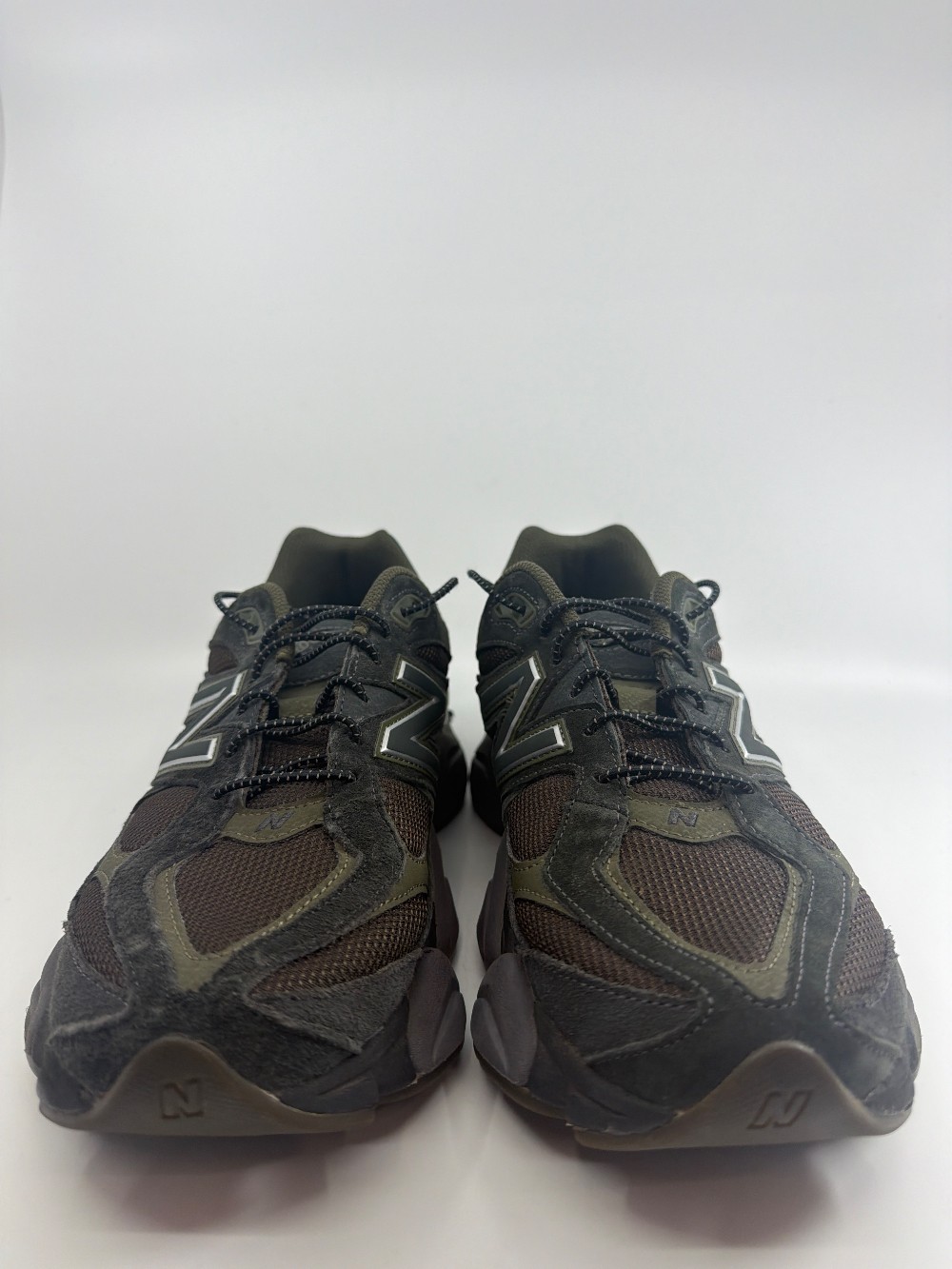 *USED* NEW BALANCE 9060 - BLACKTOP DARK MOSS
