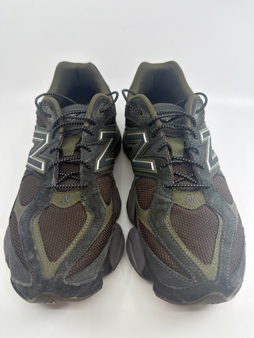 *USED* NEW BALANCE 9060 - BLACKTOP DARK MOSS