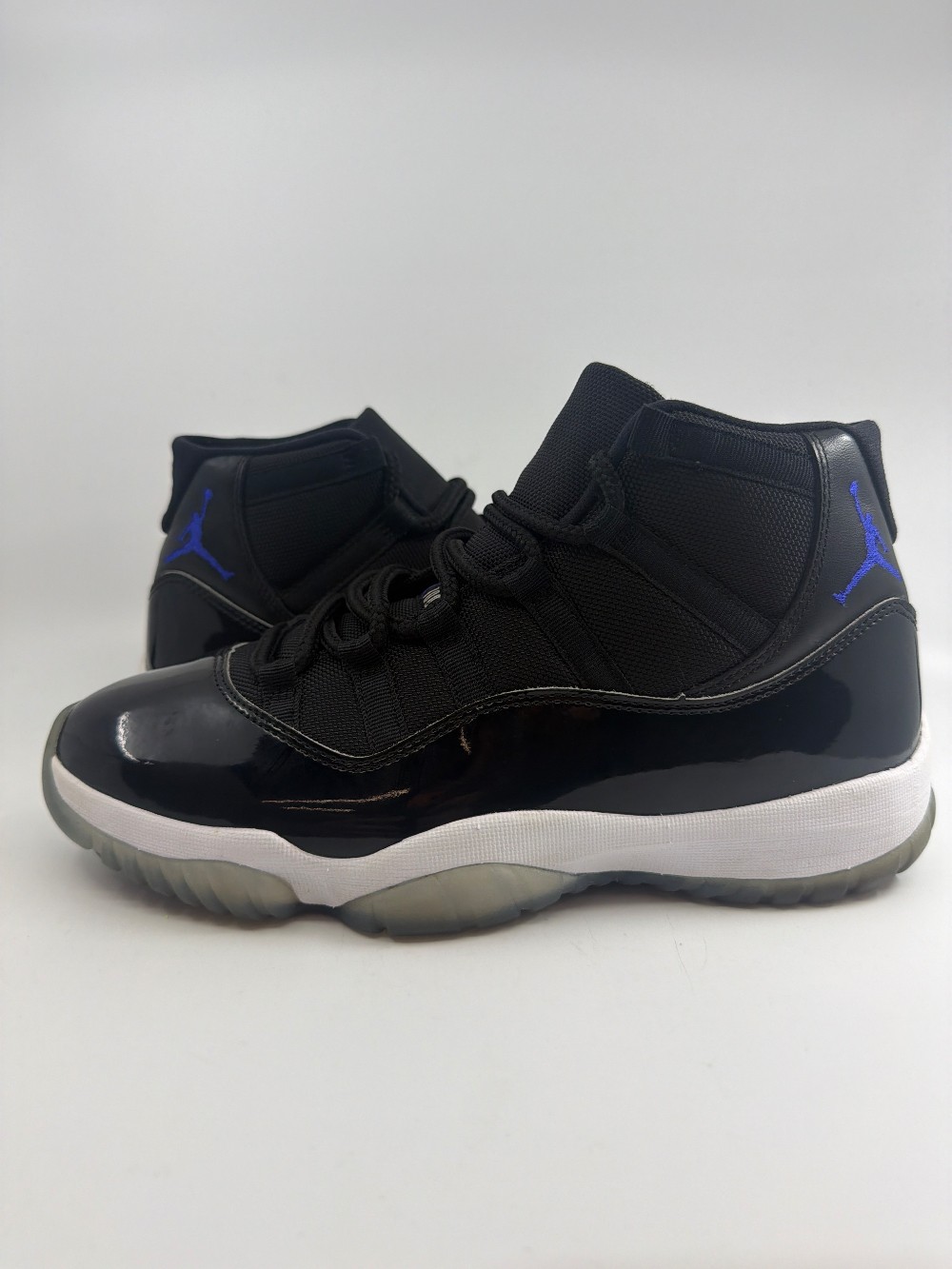 *USED* AJ 11 - SPACE JAM (2016)