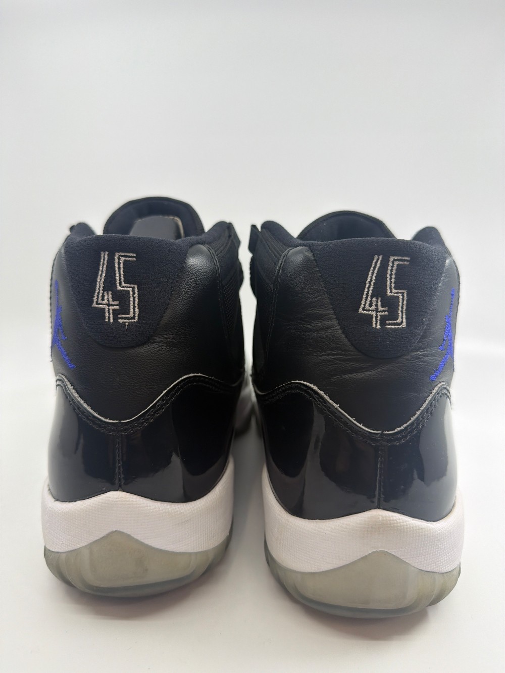 *USED* AJ 11 - SPACE JAM (2016)